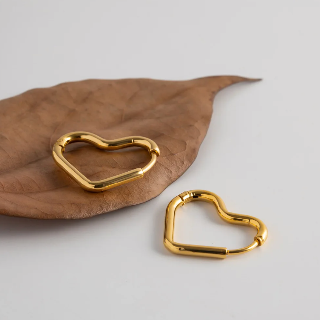 18K gold plated small heart hoop earrings – Palace Jewels